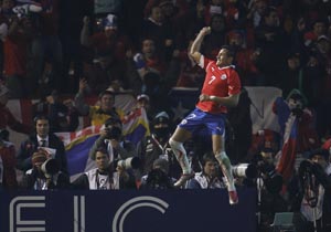 Chile, Peru on brink of quarters in Copa America