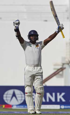 Pakistan thwarted by Sangakkara, dropped chances