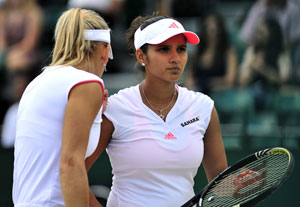 Sania-Elena bow out in semifinal