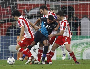 Santos adds to Arsenal's defensive problems