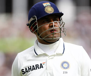 Virender Sehwag injures his finger during Ranji match