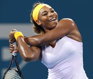 Serena Williams beats Maria Sharapova in Brisbane semifinals