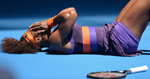 Injured Serena Williams holds closed training session
