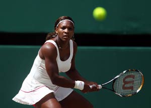 Serena Williams gets back on tennis court