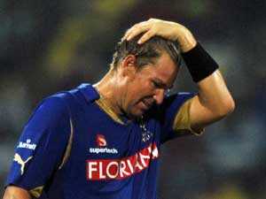 Shane Warne fined $50,000, will play last IPL match
