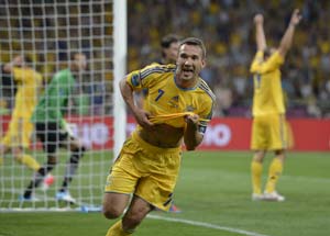 Euro 2012: Shevchenko double helps Ukraine down Sweden
