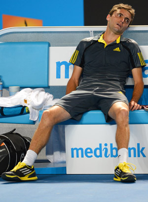 Gilles Simon outlasts Gael Monfils in Aussie marathon