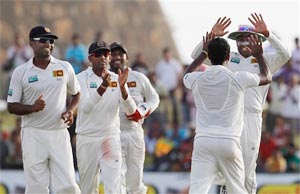 Sri Lanka close in on big win over Pakistan