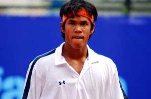 Somdev gives up against Sweeting