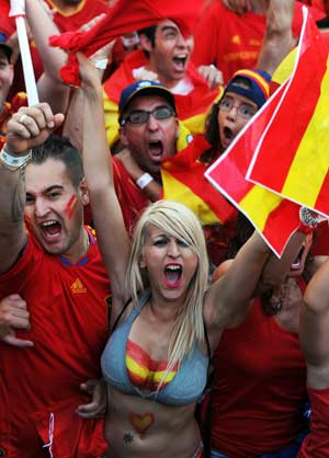 Euro 2012: Spain erupts in jubilation after win vs Italy
