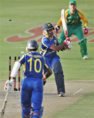 Sri Lanka govt orders probe after defeats