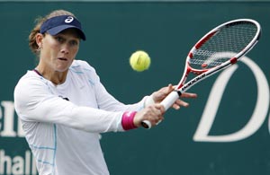 No all-Williams clash as Stosur beats Venus