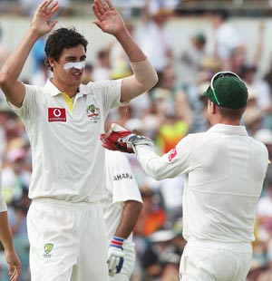Australia bowler Starc deported from Britain