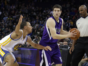 Warriors roll past Kings 107-96 to open preseason