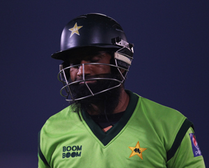 Malik, Yousuf's Bangladesh venture irks Pakistani selectors