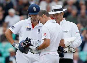 Rain prevents England building on solid start