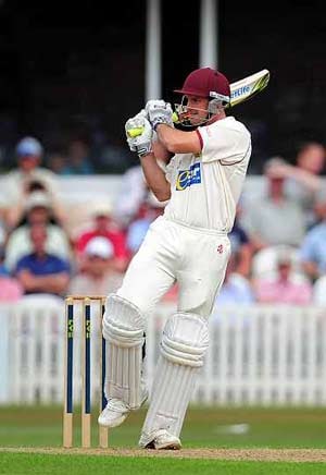 Strauss shines as Somerset dominate in draw Strauss shines as Somerset dominate in draw