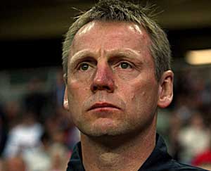 Pearce keeps England waiting over captaincy