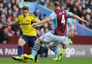 Sunderland hold Aston Villa, move off the bottom of EPL