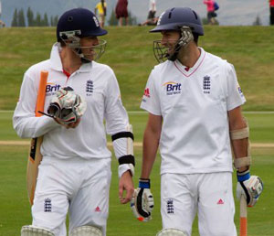 England collapse in Test warm-up against New Zealand XI