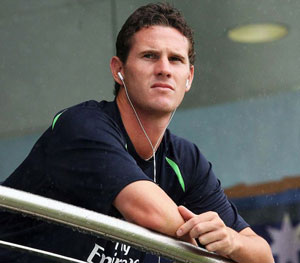Shaun Tait gets engaged to model-turned-businesswoman Mashoom Singha