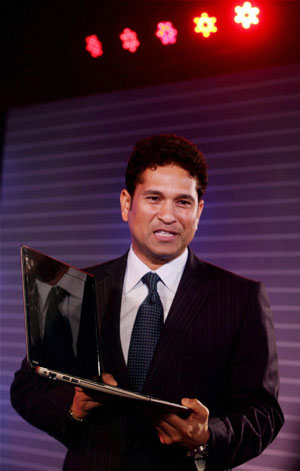 Sachin Tendulkar bats for green energy