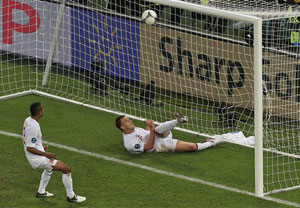 Referee has 'final word' on goal-line technology