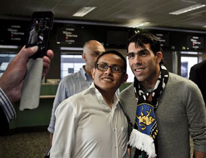Carlos Tevez gets warm welcome from Juventus and fans