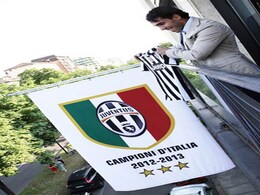 Carlos Tevez agrees to 3-year deal with Juventus; Manchester City confirm too Carlos Tevez agrees to 3-year deal with Juventus; Manchester City confirm too