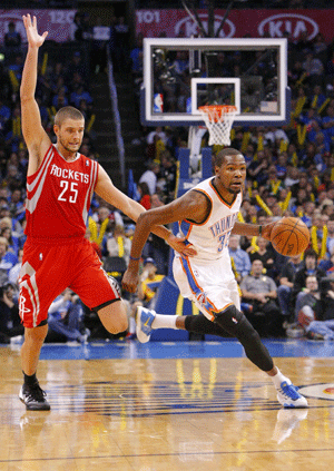 NBA: Oklahoma City Thunder beat Houston Rockets to take lead