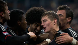 Bayern Munich rout Hamburg to open seven-point gap