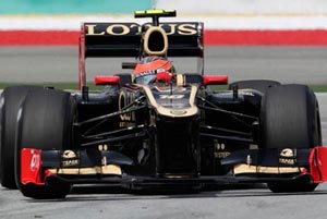 Fire hits Lotus at Malaysian GP