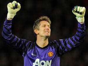 Time is right for Van der Sar retirement: Ferguson