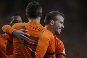 FIFA World Cup: Rafael van der Vaart Suffers Calf Injury