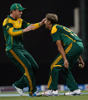 3rd ODI: Clinical South Africa down Pakistan to take series lead