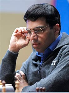 Vishwanathan Anand draws with Aronian; Fabiano Caruana leads