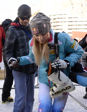 Lindsey Vonn's knee fails number one fan Tiger Woods