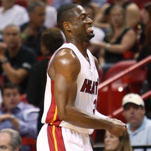 Wade hurt as Miami Heat lose to Washington Wizards 86-84