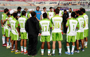 Delhi Waveriders chase record against UP Wizards