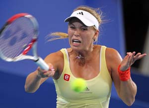 Wozniacki struggles, Denmark lose to Bulgaria