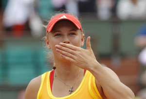 French Open: Wozniacki moves closer to Sharapova showdown