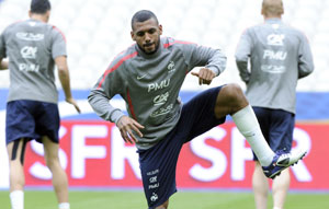 Five French players, including Yann Mvila, banned after nightclub visit