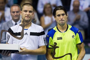 Mikhail Youzhny upsets David Ferrer to take Valencia title