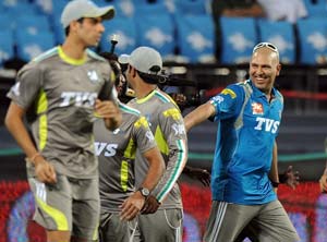 IPL 5: Yuvraj Singh happy to meet Pune Warriors team-mates