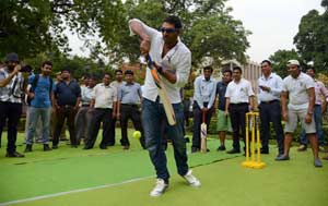 To remain positive is the best way against cancer: Yuvraj Singh