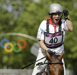 London 2012 Equestrian: Queen's granddaughter Zara wins silver