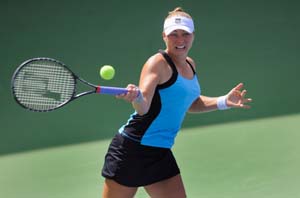 Zvonareva advances to Stuttgart quarterfinals