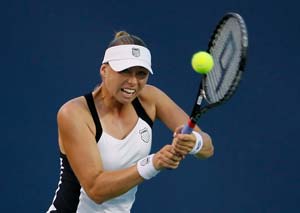 Zvonareva reaches WTA San Diego final